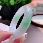 天然翡翠飘绿贵妃手镯